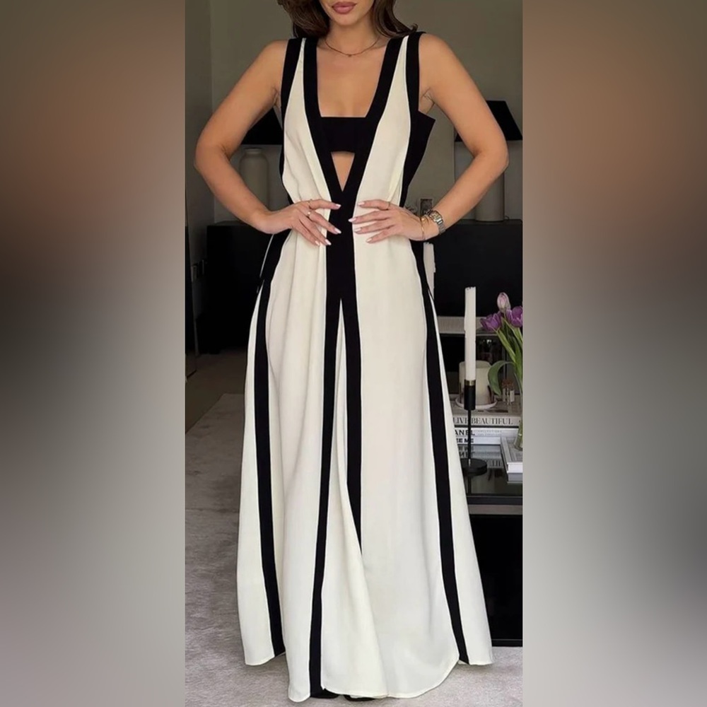** BRAND NEW** Black and White Maxi Dress